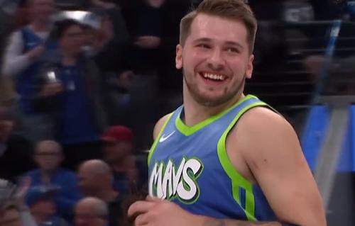  库里三分雨浇灭尼克斯，勇士客场复仇终结连败