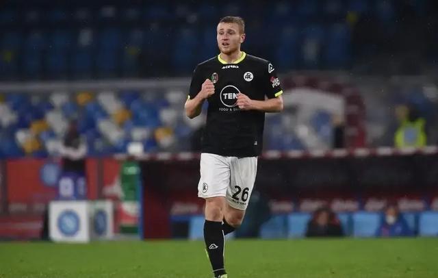 好博体育官网- 斯佩齐亚小将一战成名，世界波锁定胜局  