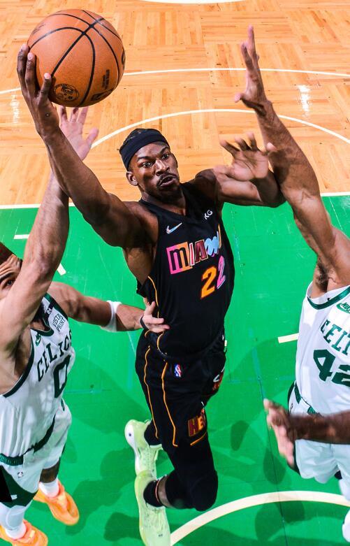 haobosports- 巴特勒关键罚球锁定胜局 热火险胜尼克斯